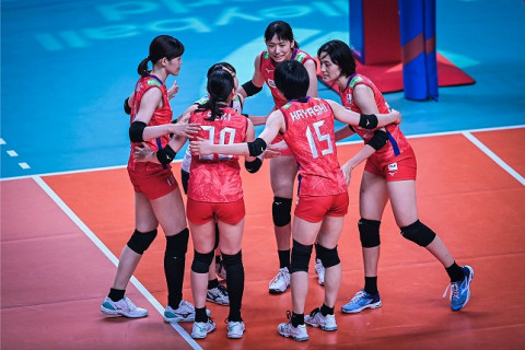 女子代表、タイにストレートで勝利し、無傷の7連勝。古賀主将がブロック3本を含む21得点　VNL予選ラウンド サムネイル