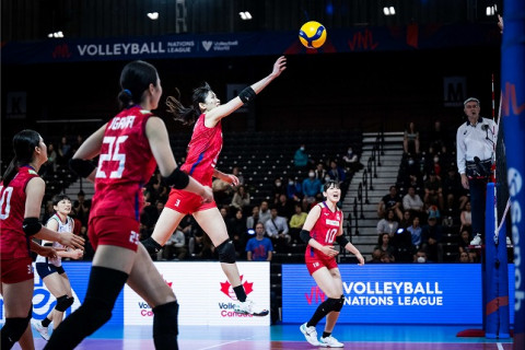 女子代表、オランダにフルセットで惜敗し、初黒星　VNL予選ラウンド サムネイル