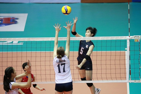U18女子、失セット0で開幕4連勝。最終戦を待たずに4強入りを決める　第14回アジア U18（ユース）女子バレーボール選手権大会　 サムネイル