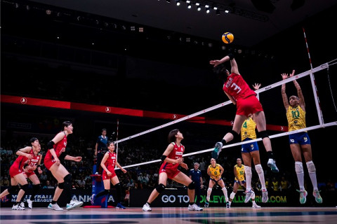 女子代表、ブラジルに1-3で敗れ、ベスト8で大会を終える　VNL準々決勝 サムネイル