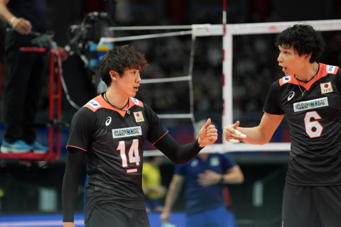 男子代表、強豪ブラジルにストレートで敗れ、9勝3敗で予選ラウンドを終える　VNL サムネイル