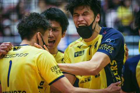 堺新体制発表　スローガンは「真勝」千葉進也監督、出耒田敬主将続投　V1男子 サムネイル