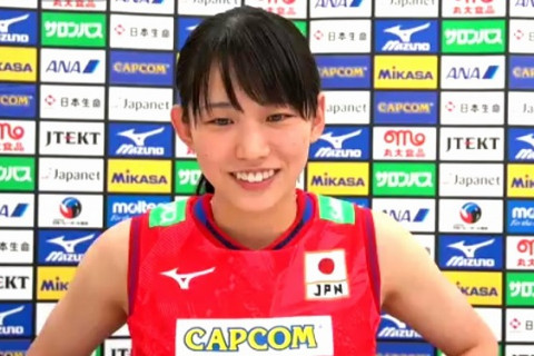 女子日本代表が世界選手権に向けて会見。眞鍋政義監督「鍵を握る選手は開幕してみないとわからない。全員に期待している」、古賀紗理那主将「コートの中でのつながりを大切にしたい」 サムネイル