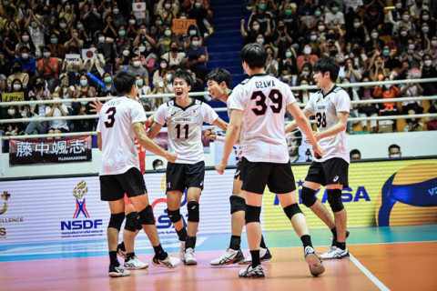 バレー男子代表　樋口裕希が奮闘　バーレーンに勝利し大会初の決勝へ　AVCカップ サムネイル