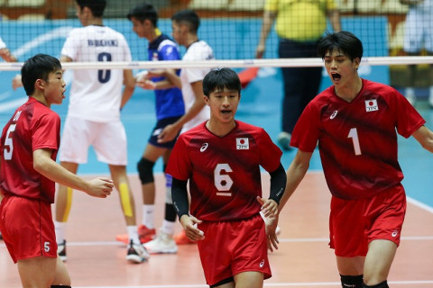 U18男子、クウェートにストレート勝利し、4強入り。来年開催の世界U19男子選手権の出場権を獲得 サムネイル