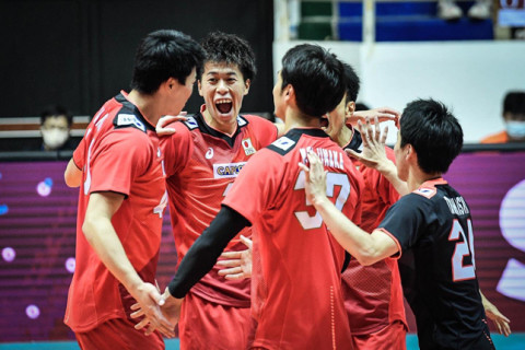 バレー男子代表、藤中謙也、小野遥輝が流れをつかみタイにストレート勝利でベスト４進出　AVCカップ サムネイル