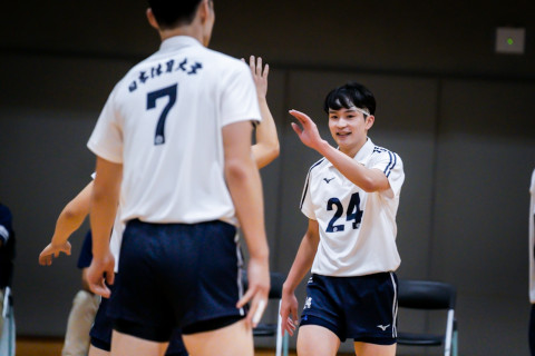 フォト 関東一部男子 秋季リーグ 日本体育大学 藤巻睦、吉村颯太ら VS 駒澤大学 江藤巧、西尾紀一郎ら 2022.09.10 サムネイル