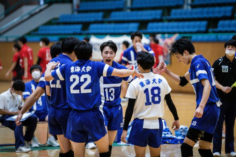 関東大学バレーボール2022年度秋季リーグ戦開幕。東海、早稲田など上位校、連勝スタート サムネイル