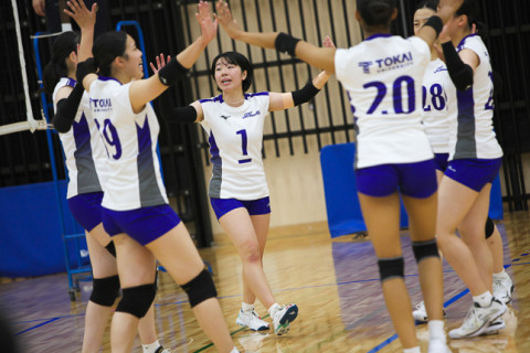 女子の東海大、学生女王の貫禄2季連続の優勝。最終戦の青学大にストレート勝利　関東大学秋季リーグ戦 サムネイル