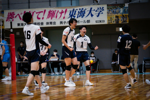 フォト 関東1部男子 秋季リーグ 中央大学 佐藤篤裕、藤原直也ら VS 順天堂大学 岡野恵大、染野輝ら 2022.10.15 サムネイル