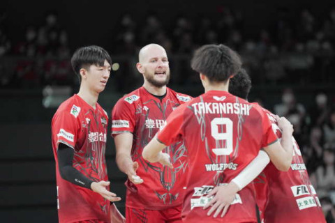 WD名古屋・クレクバルトシュ主将「第1セットが非常に重要なセットだった」永露元稀「いい状態ではなかったが一人ひとりエナジーを出してプレーができた」V1男子会見 サムネイル