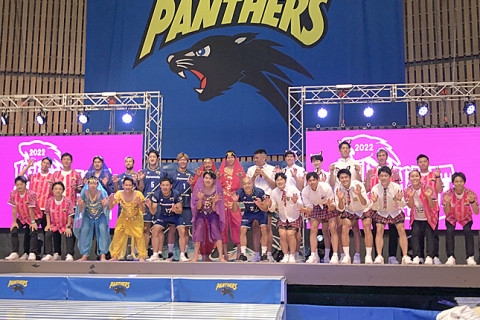 パナソニック黒豹フェスレポ　若手中堅ベテランでヒゲダンスやコスプレ出し物など 山内主将「バレーボールプレイヤーとしても、エンターティナーとしてもトップを目指す」　V1男子 サムネイル