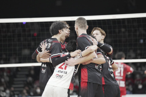 ジェイテクトがWD名古屋にストレート勝利　東レがサントリーを３－１で下す　V1男子 サムネイル