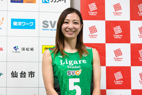 仙台が悲願のホーム初勝利。佐藤あり紗監督兼選手が末永真由をエースに指名。新加入のヴィアティンが善戦。復帰の浅川希が古巣と相見える　V2女子 サムネイル