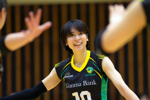 白岩蘭奈が躍動し、群馬銀行が開幕4連勝。今季初勝利の千葉・吉田奈未主将「チームが勝つために自分が何をするべきか考えた」V2女子 サムネイル