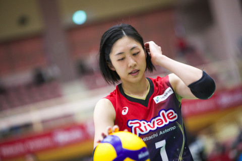 日立Astemo・上坂瑠子「自分のできる精一杯をやる」、KUROBE・佐藤彩乃「ジャンプトスの回数を増やしたい」 V1女子会見 サムネイル