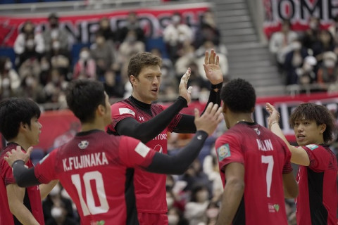 サントリー、2試合連続のフルセットを制す。東レがVC長野に3-1で勝利し、2位に　V1男子 サムネイル