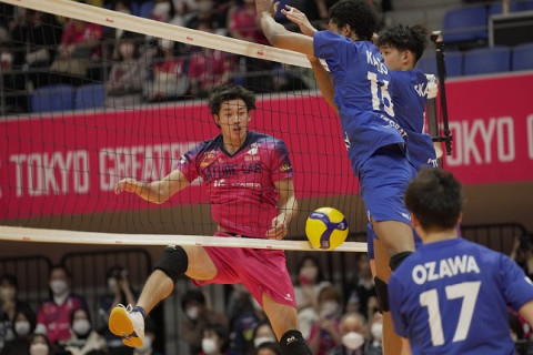 東京GB・星野秀知「相手のビッグサーバーに攻められ、リズムが作れなかった。230試合のセレモニーをしていただき、感謝している」　V1男子会見 サムネイル