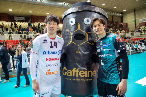 石川ミラノ、髙橋パドヴァを下して日本人対決を制す！　石川祐希「2年連続で日本人対決ができたことを非常に嬉しく思っている」 イタリア1部 サムネイル