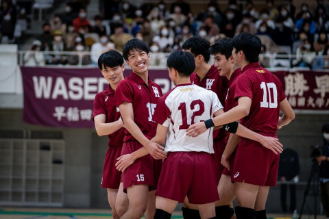 第73回全早慶明バレーボール定期戦で早稲田大が43回目の優勝。大塚達宣の誕生日も祝う サムネイル