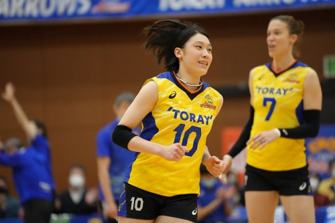 東レと埼玉上尾、日立Astemoと岡山、PFUと久光は1勝1敗に。JT首位、NEC8連勝で年内のリーグ戦を終える　V1女子 サムネイル