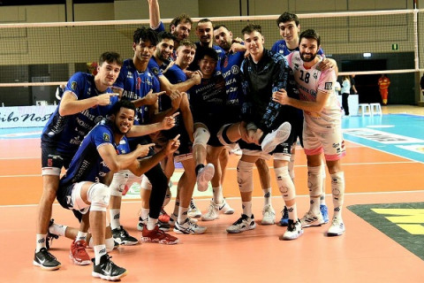 石川祐希ミラノ、ターラントに逆転勝利で6勝目！　コッパイタリア出場も決める！　イタリア1部 サムネイル