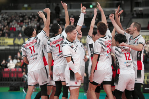 ジェイテクトが2大会ぶり2度目の優勝。西田有志「体調不良でリーグを欠場し、苦しい時期を経ての優勝。とても大きな思い出になった」　天皇杯 サムネイル