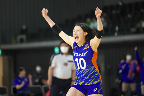東レ・石川真佑「出だしからいい展開を作ることができた」、デンソー・福留慧美「自分たちのミスから相手に得点を与えてしまった」　皇后杯コメント サムネイル