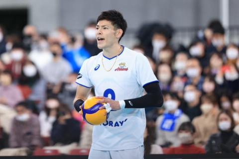 東レ・髙橋健太郎「サーブで苦しい展開を打開できた」東京GB・古賀太一郎主将「悔いはない試合になった」天皇杯・準決勝会見 サムネイル