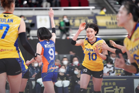 東レ・石川真佑「サーブレシーブのミスで流れが変わったところは反省している」、JT・西川有喜「1点の重みを感じた試合になった」　皇后杯準決勝会見コメント サムネイル