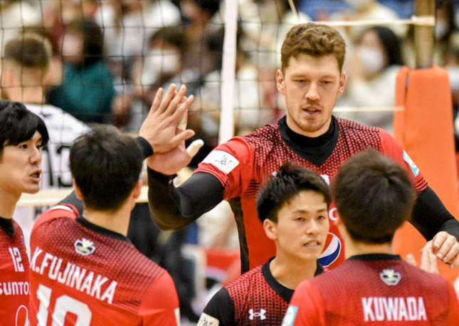 サントリーがフルセットでパナソニックに逆転勝利　首位WD名古屋が東レにストレート負け　V1男子