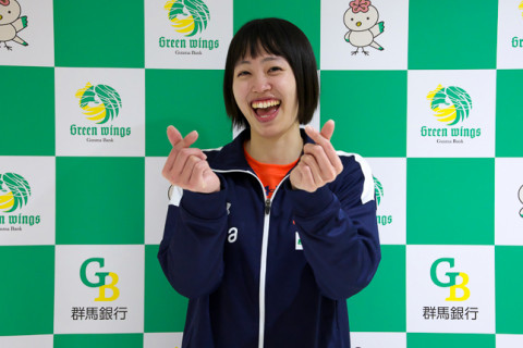 優勝、そして悲願の入替戦を目指すアランマーレ。菅原里奈の3年連続ブロック賞はあるか。復活のGSS東京主将・伊藤きわ美がバックアタックで舞う　V2女子 サムネイル