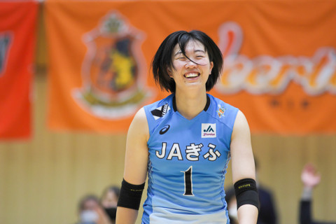 JAぎふがチームの結束を示す大きな勝利。首位・群馬銀行を破る。GSS東京・張心穆意が24得点の活躍でヴィアティンの前に立ち塞がる　V2女子 サムネイル