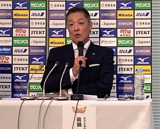 女子日本代表・眞鍋政義監督「40人は五輪切符獲得、五輪でのメダル獲得を踏まえて選考。復帰の長岡望悠には2枚替えではなく、フル出場を期待している」　登録選手発表会見コメント
