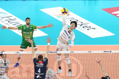 石川祐希ミラノ、ターラントに3-0で勝利し、8位通過でプレーオフへ　イタリア１部 サムネイル