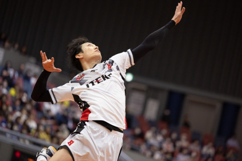 大会連覇狙うサントリーがストレート勝利　パナソニック、WD名古屋も快勝　ジェイテクトが逆転勝利　第71回黒鷲旗男子 サムネイル