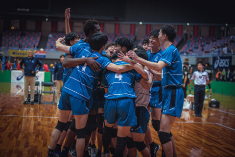 近大がV1堺にジャイキリ！　筑波大もV1長野に勝利 210センチ牧大晃が活躍　全試合毎日新聞サイトで無料配信　第71回黒鷲旗男子1日目 サムネイル