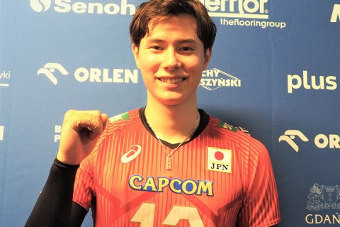 髙橋藍「指の怪我はほぼほぼ完治という状態。第1セットは少し急いでしまったが、途中で修正できたことはいい経験になったし、結果につながった」　VNL準々決勝スロベニア戦コメント サムネイル