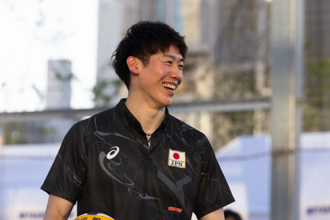【フォト】石川祐希 「FIVBパリ五輪予選/ワールドカップバレー2023」石川祐希 × 野村忠宏 スペシャルイベントより サムネイル