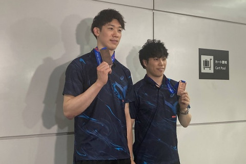 VNL銅メダルの男子日本代表が帰国。石川祐希主将「もっといい色のメダルをつけて、喜んでもらえたら」 サムネイル