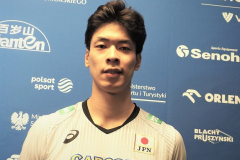 宮浦健人「ポーランドリーグを経験し、バレーボールに熱い文化と知っていたので、この1戦を楽しみにしていた」、西山大翔「サーブ練習で徐々にいい手応えを掴めてきていた」　VNL準決勝ポーランド戦コメント サムネイル