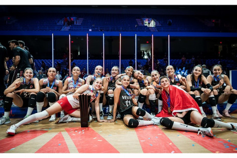 VNL女子はトルコの初優勝で幕を閉じる。MVPにメリッサ・バルガス。日本の最終順位は7位に サムネイル