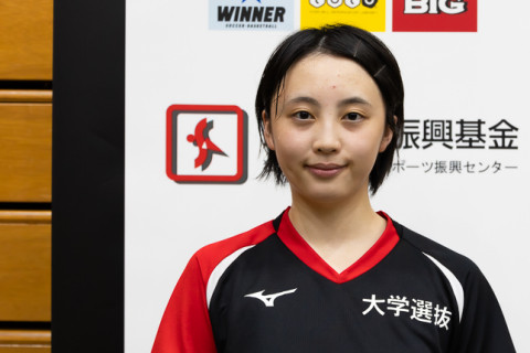 全日本学生選抜・熊谷仁依奈（U19代表主将）「自信があるのは強気のトス。たくさんの方に試合を見てもらいたい」、飯山エミリ「得意なプレーはライト並行。ユニバ代表はやっぱり上手いですね」 サムネイル