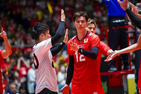 男子日本代表、フルセットの末フィンランドを下し、初戦突破。髙橋藍が23得点。ブラン監督「カメラのアクシデントは両チームにあったので言い訳にならない」　パリ五輪予選／W杯 サムネイル