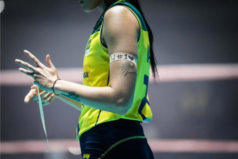 女子バレー　苦難のブラジルチーム　バレウスカ元北京金メダリスト、シドニー銅メダリストを悼んで トルコ戦直前に届いた突然の訃報 サムネイル