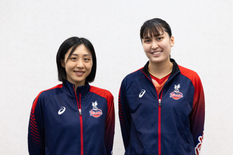 日立Astemo・上坂瑠子「周りの選手とコミュニケーションを取りつつ、自分のプレーとも向き合っていく」、入澤まい「ルーティンの持つ役割が新たな知識になりました」　V1女子会見 サムネイル