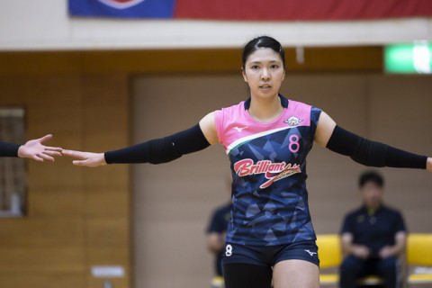 ルートイン・横田実穂主将「新たなルートインとして、自分たちの新たな色を出していきたい」、高野夏輝「高みを目指しているチームで上を目指してやっていきたい」　V２女子 サムネイル