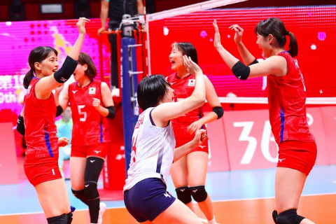 吉原知子監督の女子代表が香港をストレートで下し、初戦勝利。代表デビューの中元南が13得点　アジア競技大会 サムネイル