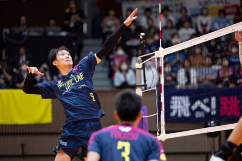 【バレー】パナソニックがブロック10得点で東京グレートベアーズにストレート勝利　サントリーがJT広島を破る　古賀太一郎「柳田将洋、深津旭弘が入って勝利のメンタリティをチームにもたらした。まだ白星はないが良くなっている」V1男子 サムネイル