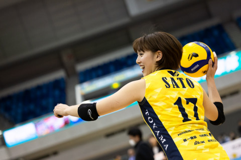 今季初勝利のKUROBE・佐藤彩乃主将「ミドルを使う意識を高めて臨みました」、山口真季「シンプルにプレーすることを心掛けた」　V1女子 サムネイル